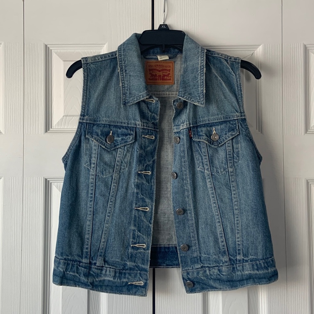 Levi’s Jean Vest NWOT
